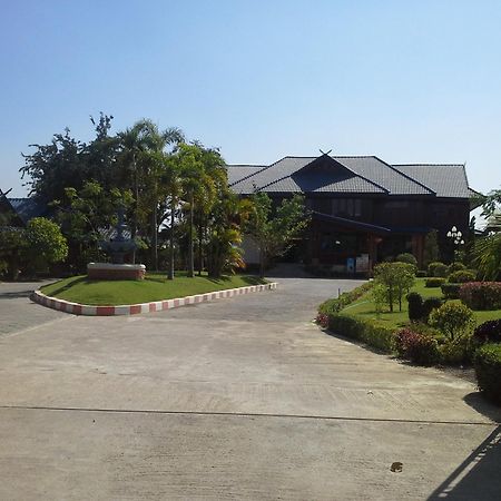 Suandarbporn Resort Mae Sot Exterior photo