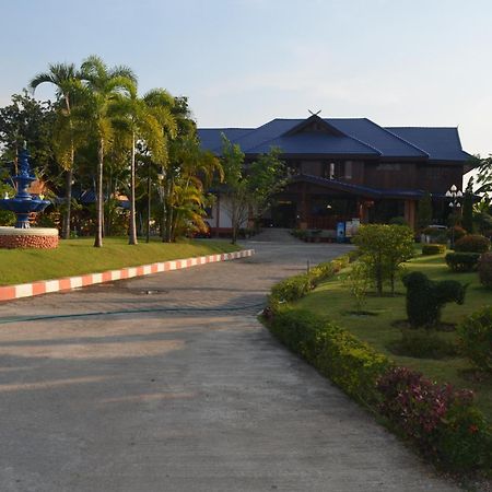 Suandarbporn Resort Mae Sot Exterior photo