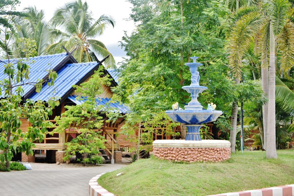 Suandarbporn Resort Mae Sot Exterior photo