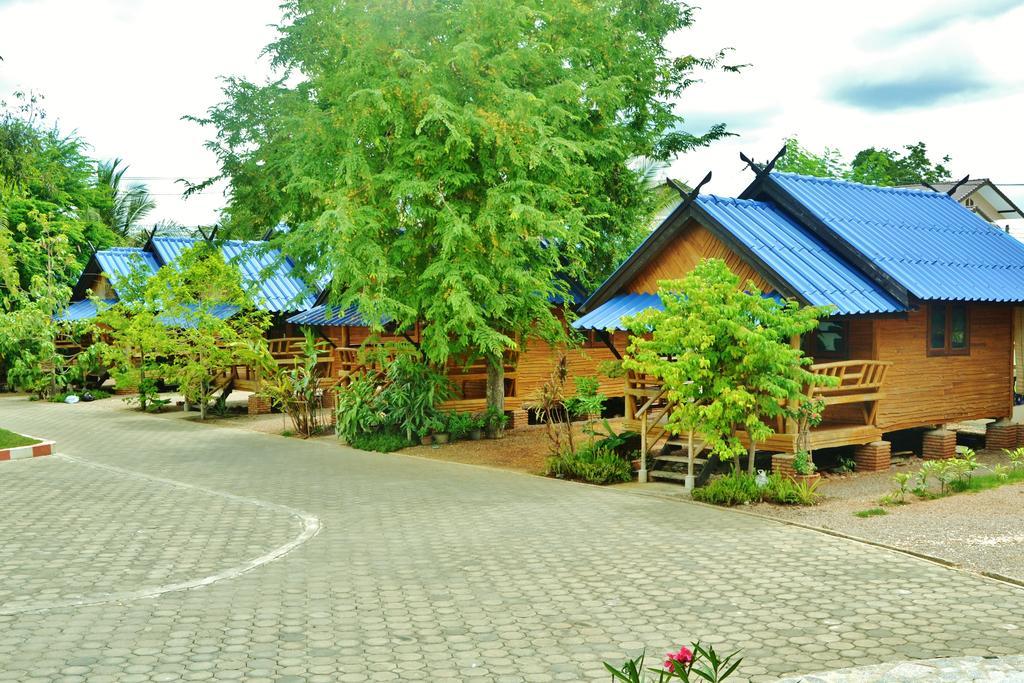 Suandarbporn Resort Mae Sot Exterior photo