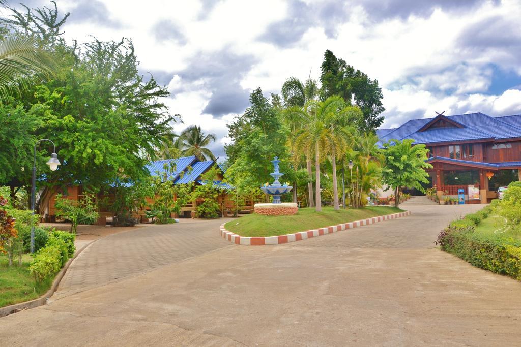 Suandarbporn Resort Mae Sot Exterior photo