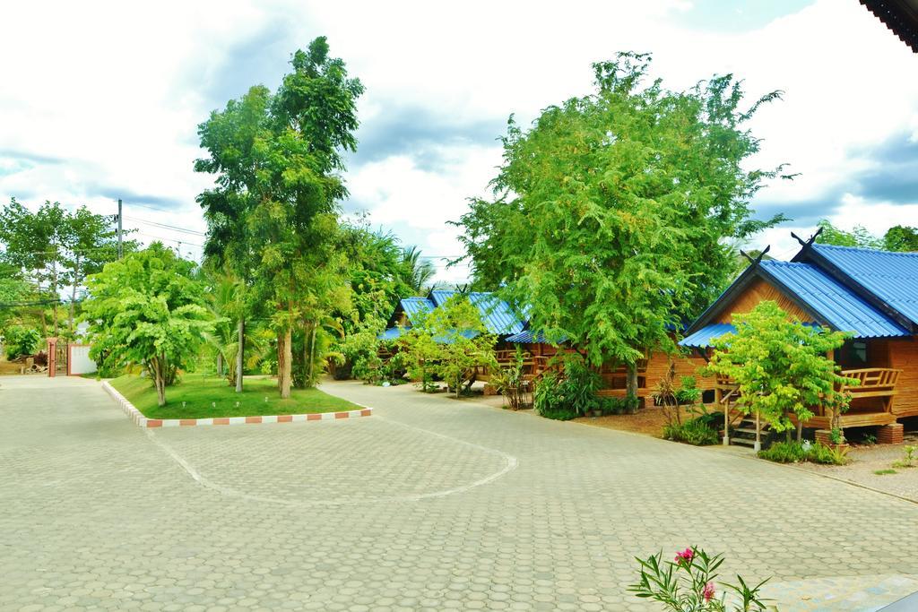 Suandarbporn Resort Mae Sot Exterior photo