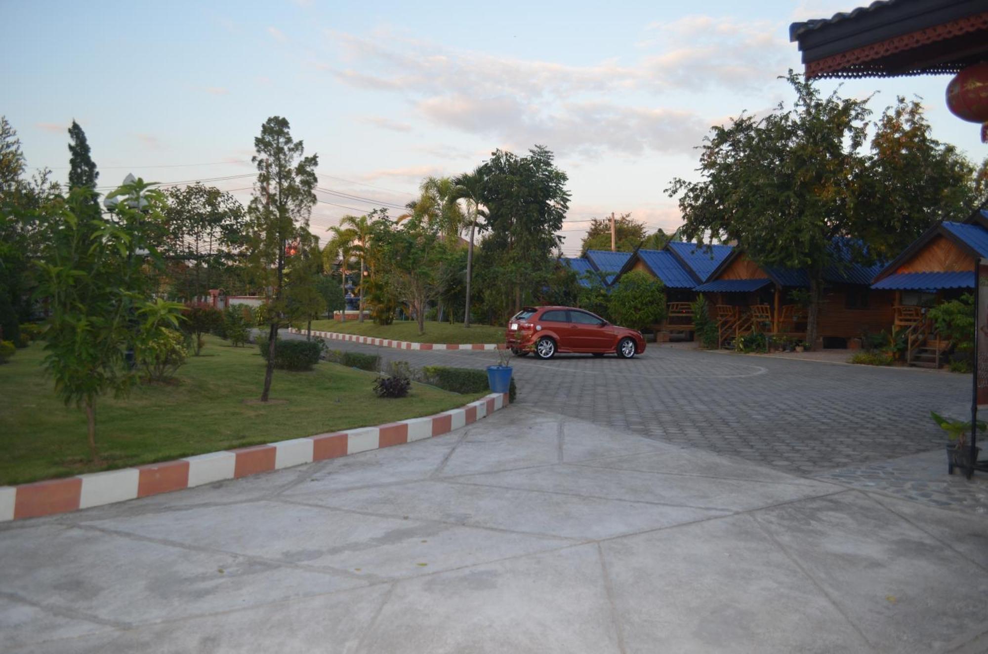 Suandarbporn Resort Mae Sot Exterior photo