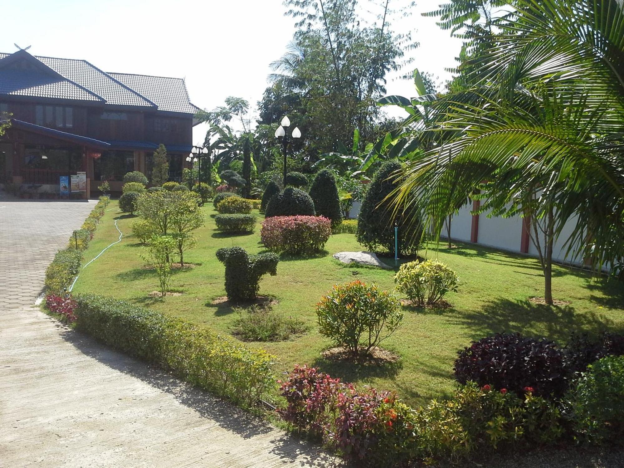 Suandarbporn Resort Mae Sot Exterior photo