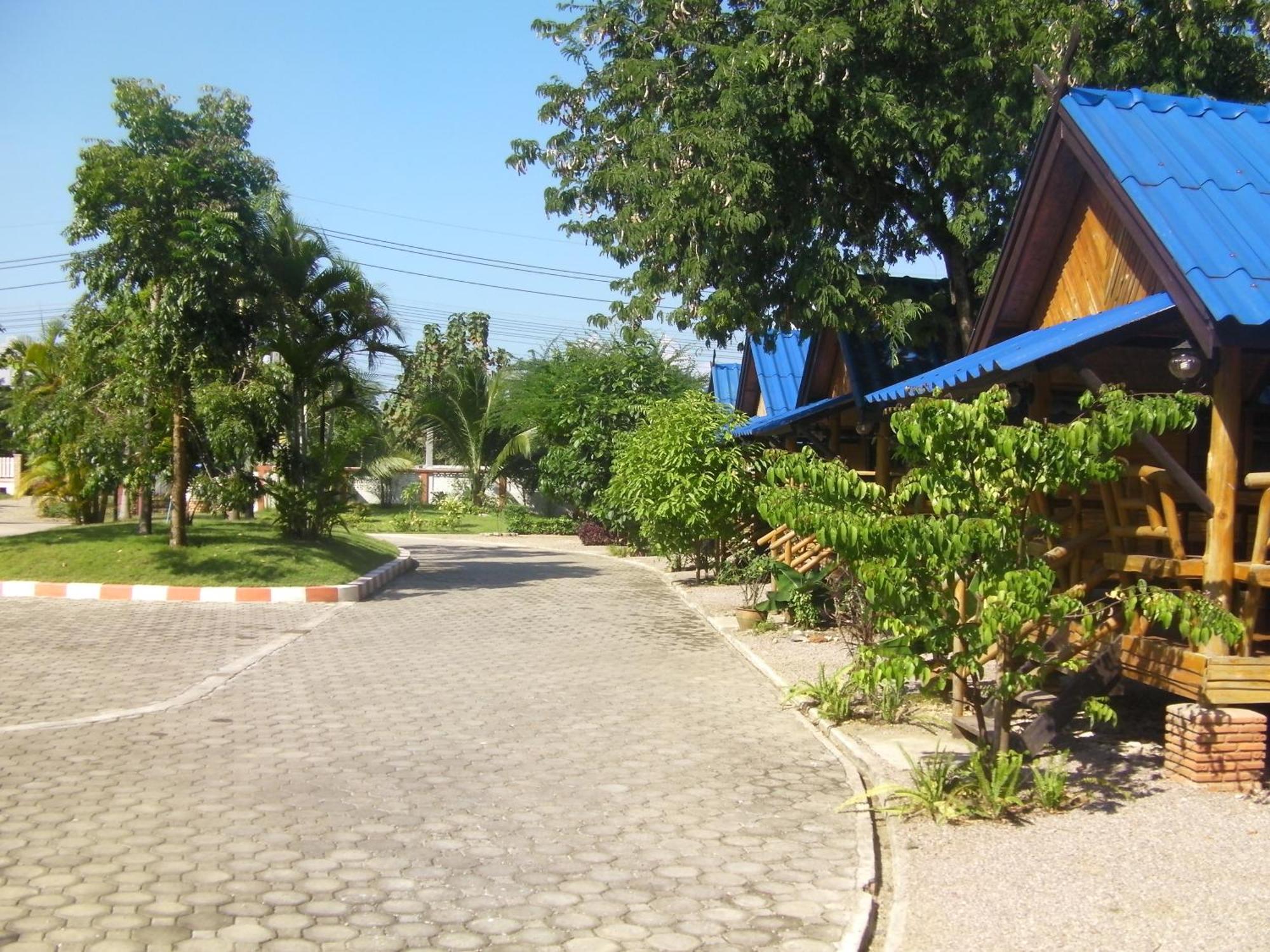 Suandarbporn Resort Mae Sot Exterior photo